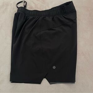 Lululemon short size M